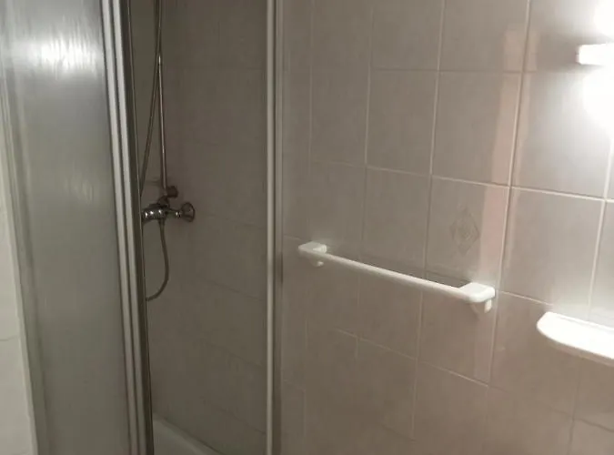 Daire Uebernachtungszimmer 1